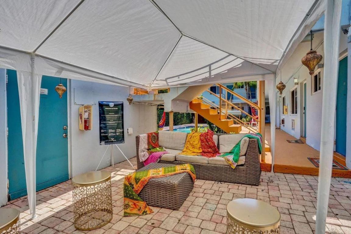 Secluded Hollywood Studio Walk To Beach Boardwalk Appartement Dania Beach Buitenkant foto